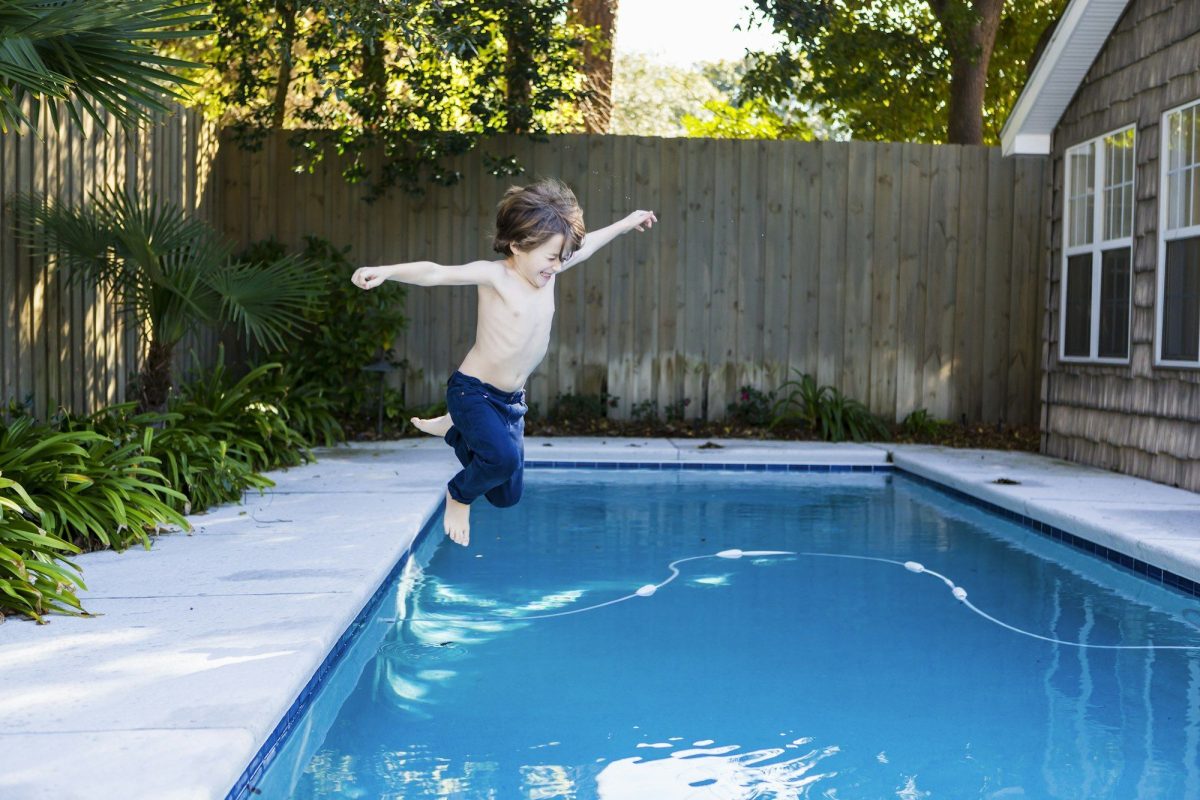 Découvrez les piscines coques à Annecy : votre oasis privée