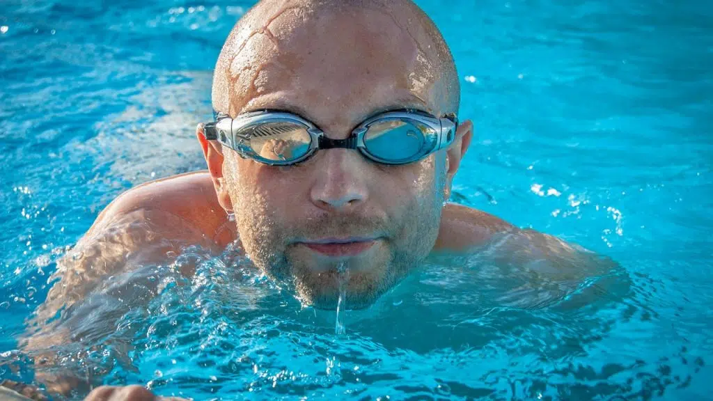 Sécurisez votre piscine avec un volet roulant